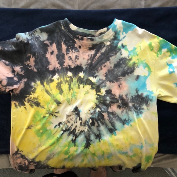 Tie-Dye Small-Sleeve Shirt - Picture 2 of 4